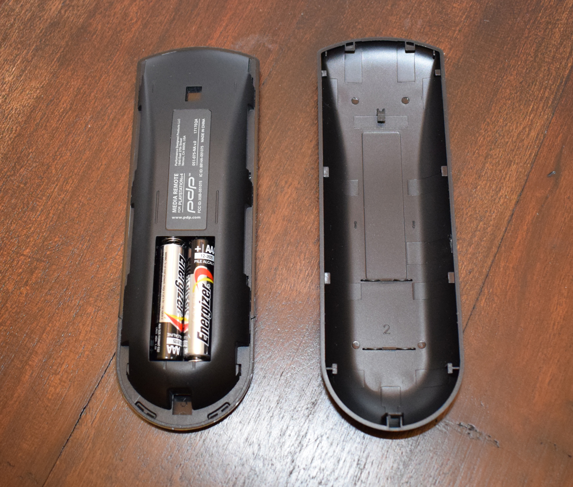 PDP Media Remote for PS4 Review - Pro - Battery Compartment
