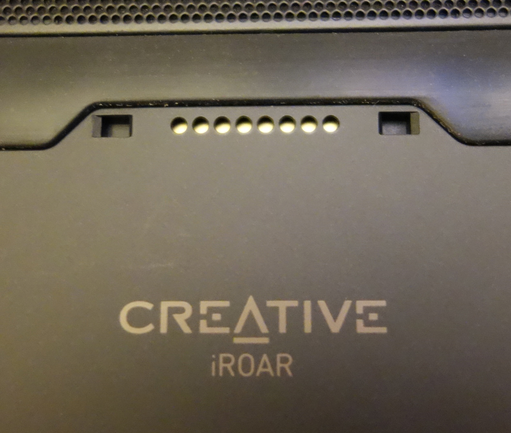 Creative iRoar Bluetooth Speaker Expansion Port