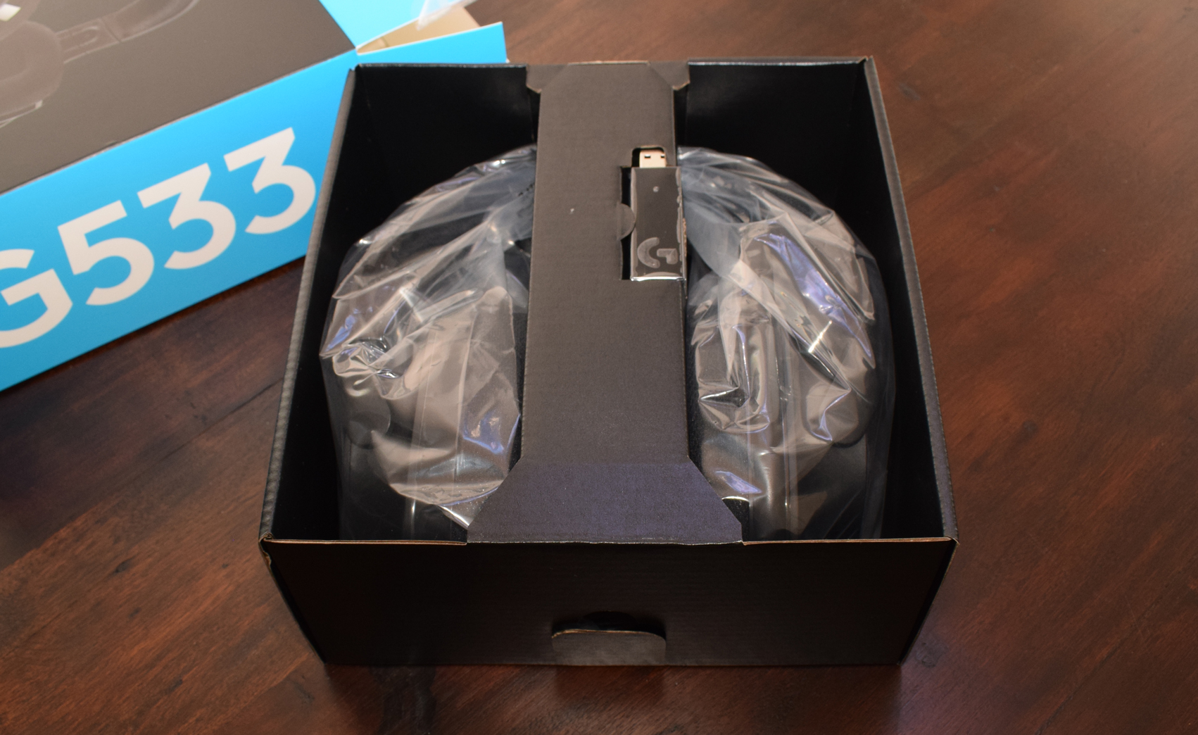 Logitech G533 Wireless Gaming DTS Headphone: X Headset Review unboxing
