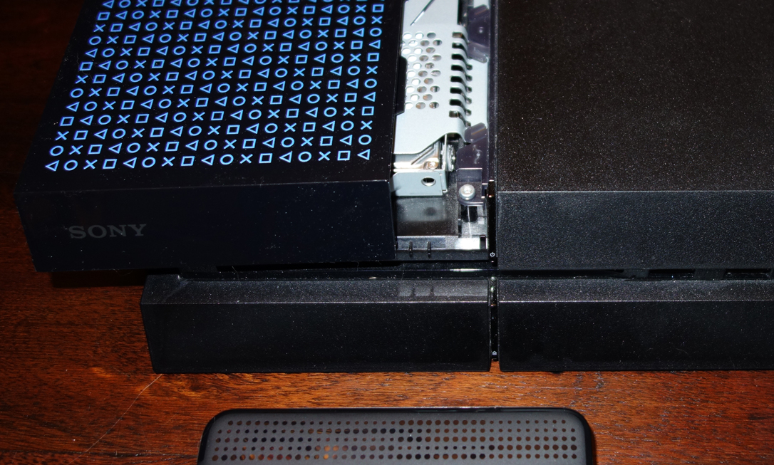 PS4 hard drive cover open close