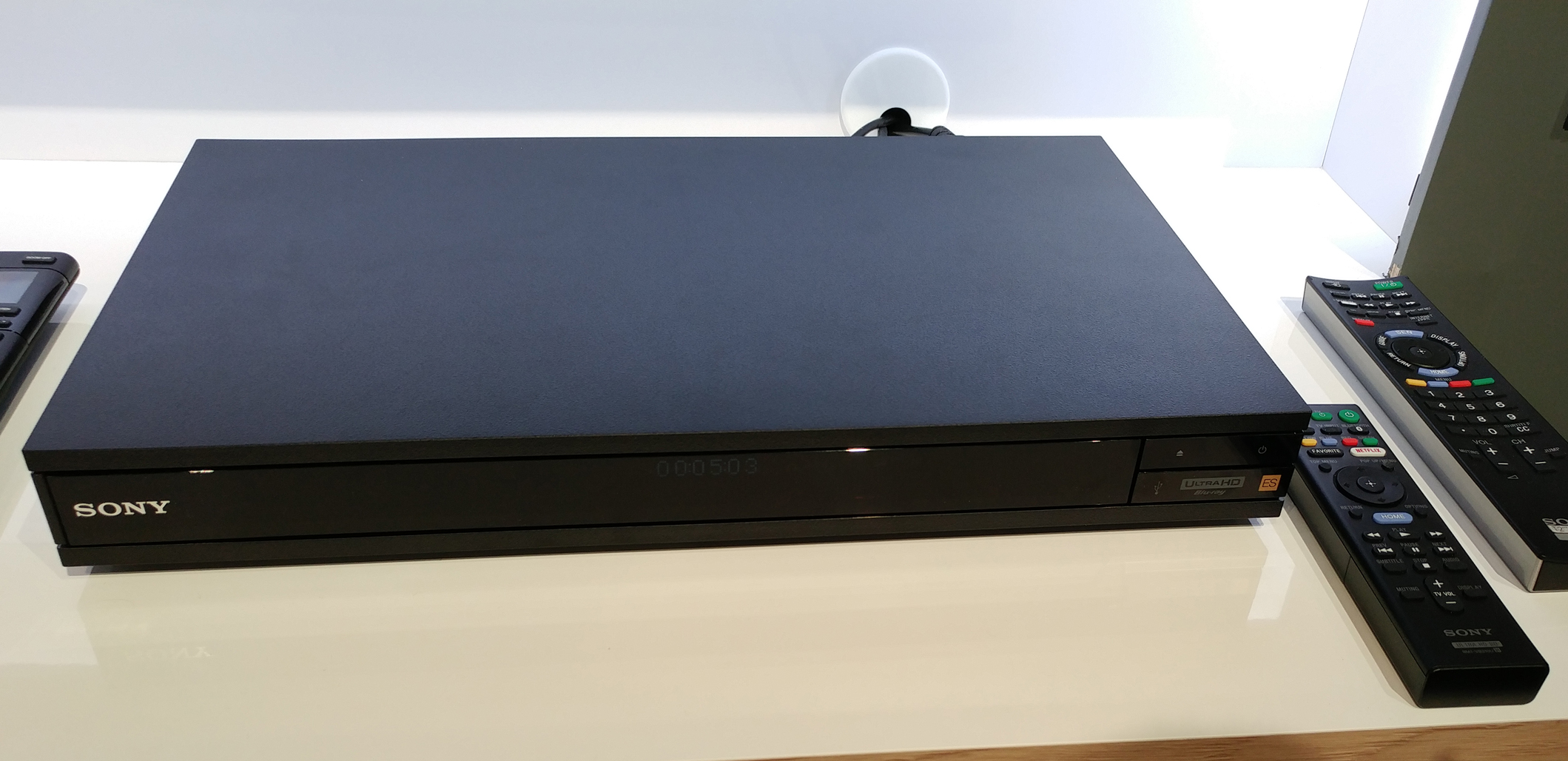 Sony UBP-X1000ES Ultra Hd Blu-ray Player CEDIA 2016 Impressions Remote Player